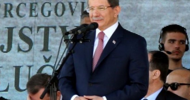 Davotuglu u Banjaluci: Ja i  Alija Izetbegović smo zajedno plakali zbog rušenja Ferhadije