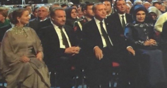 Bakir i Sebija Izetbegović uz bok Erdoganu i Emine na glamuroznom vjenčanju kćerke turskog predsjednika