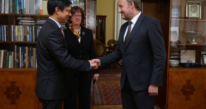 Izetbegović i Yee na sastanku: Poseban interes iskazan za pitanje Mostara