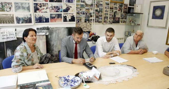 Afera 'brendiranje genocida': HIFA: Mi zaista nismo htjeli nikakav profit, Hodžić: Neću odustati od majica!