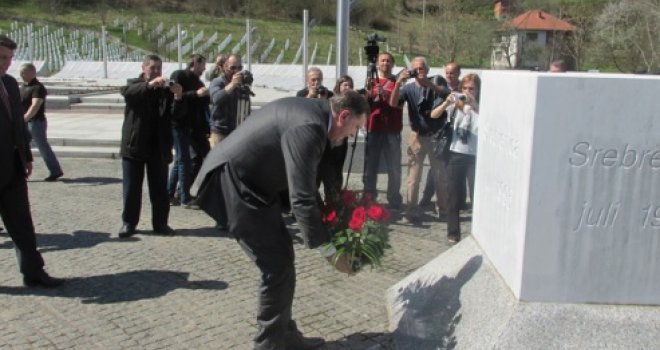 Uzalud sada negira: Dodik je bio prvi zvaničnik iz RS koji je priznao genocid!