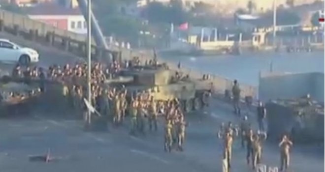 Bilans pokušaja državnog udara: U Turskoj dosad privedeno više od 2.800 vojnika, poginulo 265 ljudi