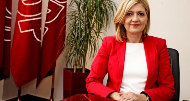 Edita Sulejmanović: Dragi sugrađani, izađite na izbore 2. oktobra i glasajte za promjene, a ne za podjele!