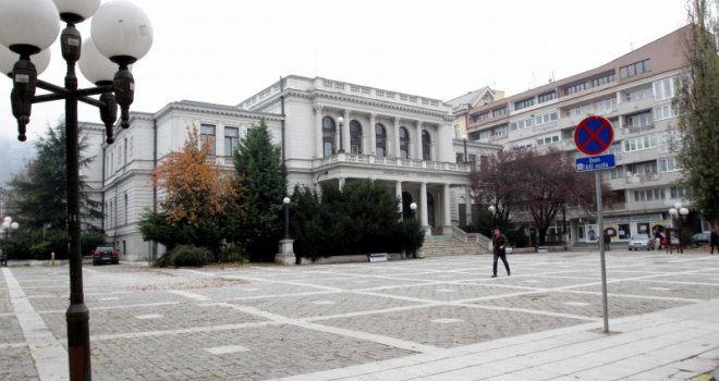 Podrška NP Sarajevo: Nemojte popustiti pred pritiscima... O predstavi 'Šestorica protiv Turske' neka sudi publika!