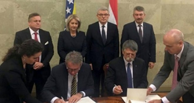 Čelnici Predstavničkog doma PS BiH u Mađarskoj: Ponovno avio linija iz Sarajeva za Budimpeštu