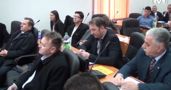 Kriza traje: Kako su se podijelili bošnjački političari u Srebrenici