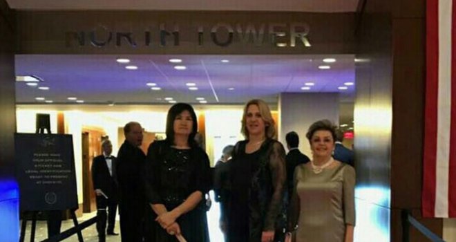 Prve dame RS-a u provodu: Cvijanović i Dodik posjetile tri bala, na jednom se čak pojavio i Trump!