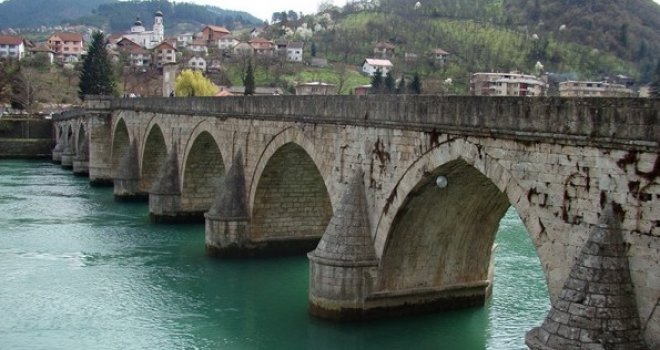 'Živa lomača' u Višegradu: Zatvorili ih u kuću, ubacili granatu i zapalili, među njima bila i tek rođena beba...  