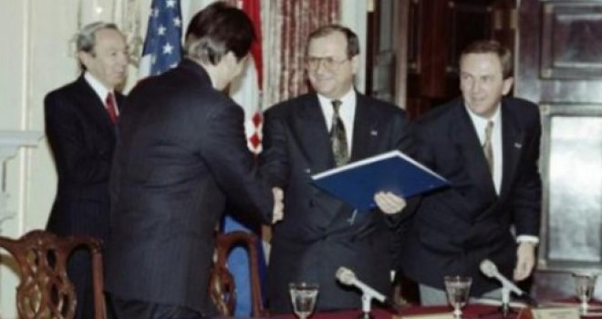 Vašingtonski sporazum zaustavio sukob Armije RBiH i HVO-a, nastala FBiH sa deset kantona