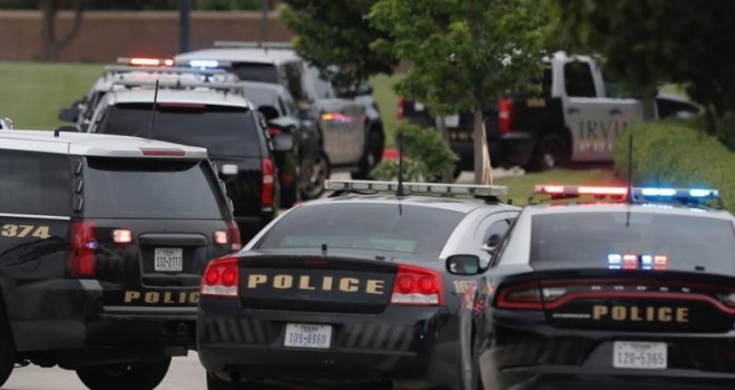 Novo ubistvo u Americi: Policajac sasuo pet metaka u mladog Latinoamerikanca jer je vidio da mu nešto viri iz džepa