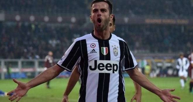 Miralema Pjanića traži PSG, Real ga vidi kao zamjenu za Modrića, Messi ga zove u Barcelonu, a Juventus...