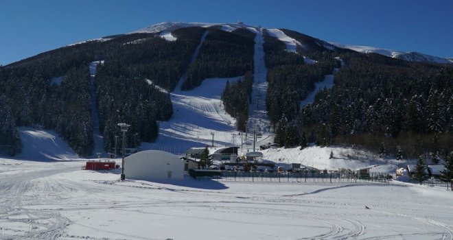Dok maštamo o moru: Na Bjelašnici visina snijega 72 cm!