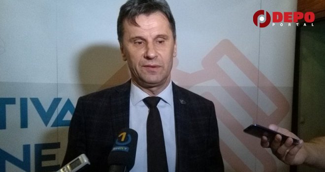 Bolje je da se Fadil Novalić i njegova stranka ne brinu o mladima, sve čega se SDA dotakne - sistemski je uništeno! 