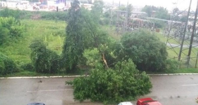 U BiH stiže snažno nevrijeme - obilna kiša, grmljavina i jaki udari vjetra