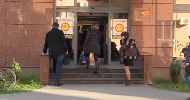 BiH nastavlja trend gubljenja radne snage, državu napuštaju čak i 'zaštićeni' činovnici