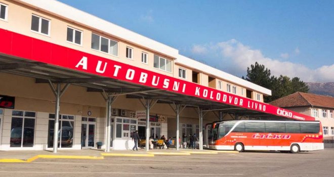 Zbog izgubljene torbe pretukao zaposlenika autobuske stanice: Prišao mu s leđa i udario ga u glavu...