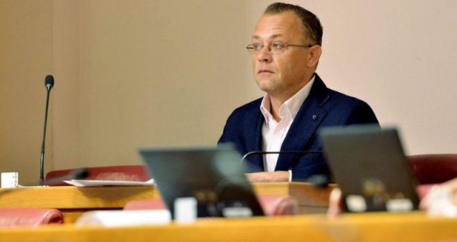 'Komšić je pobačeni SDP-ovac i mahalaški titoistički prevarant koji uništava BiH'