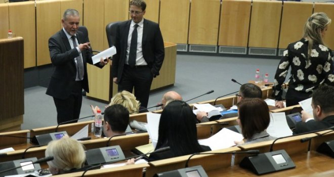 Nijedan od kandidata za dopredsjedavajućeg Predstavničkog doma nema većinu  