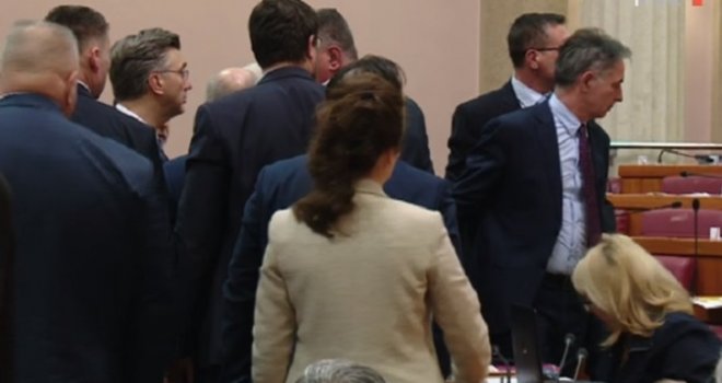 Umalo tuča u Hrvatskom saboru između premijera Plenkovića i zastupnika Grmoje: Pogledajte snimak!