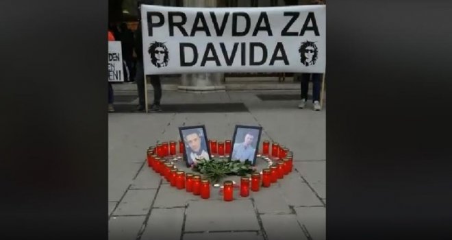 'Klinac iz geta' u centru Beča: Predvođeni Suzanom Radanović, okupili se članovi grupe 'Pravda za Davida'  