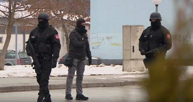 Novi napad na policiju, ovaj put u Istočnom Sarajevu: Službenici MUP-a KS uhapsili dvije osobe