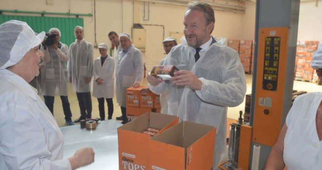 Poziv SDA da odustanu od kandidiranja: Dosta nam je presjecanja vrpce, teferiča sa sendvičem, TOPS keksom...