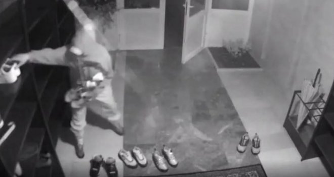 Lopov u Mostaru krao patike ispred džamije za vrijeme namaza