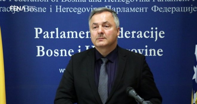 Federalni ministar trgovine Zlatan Vujanović pozitivan na koronavirus