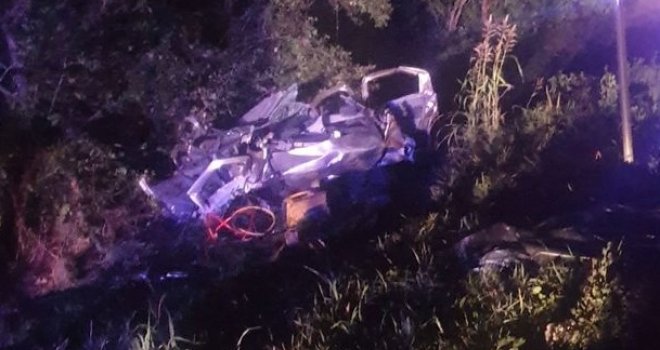 Teška saobraćajna nesreća: Četiri mlade osobe poginule, još četvero životno ugroženo