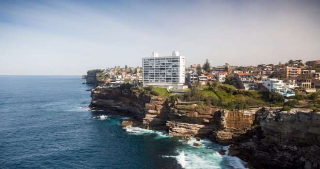 Pokušala uslikati selfie, a onda je samo nestala u ponoru: Djevojka izgubila život na omiljenoj lokaciji za fotografiranje