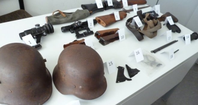 Hapšenje na Aerodromu Sarajevo: Američki državljanin bh. porijekla pokušao prokrijumčariti pušku, tri kundaka...