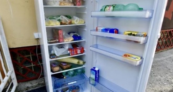 Za sve Sarajlije koji nemaju novca: Frižider pun hrane na ulici