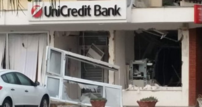 Lopovi u Odžaku bankomat digli uzrak