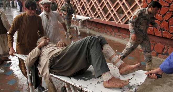 U napadu na džamiju poginule najmanje 62 osobe: Višestruke eksplozije urušile krov na vjernike