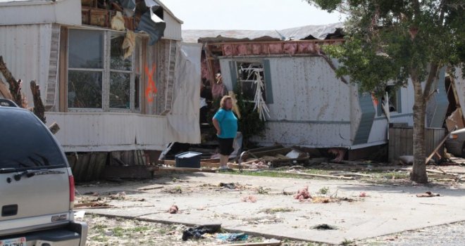 Tornado pogodio Dalas: Udari vjetra dostizali su 140 kilometara na sat