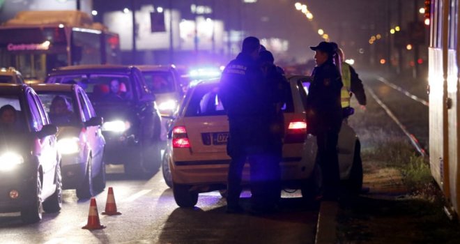 Policija otkrila detalje filmske potjere u Sarajevu: Pljačkaši bježali od Hadžića do Otoke, policajci povrijeđeni