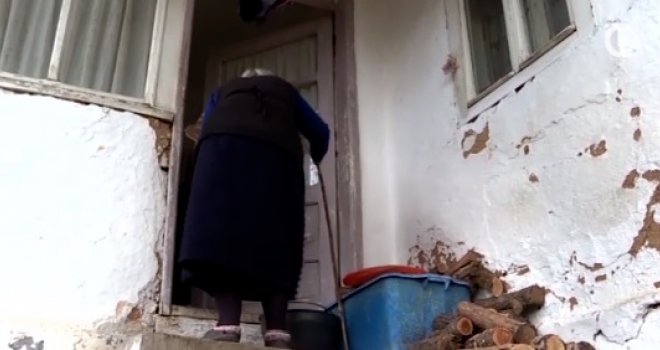 Žive same u zabačenom selu i ne pričaju jedna s drugom