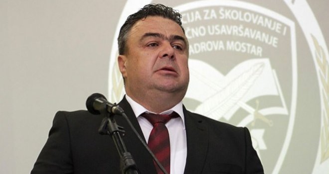 Ćosić: Donio sam odluku o razrješenju ministra Borasa