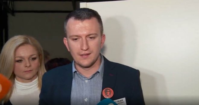 Perduv: Osnovali smo stranku da političare izbacimo iz fotelja