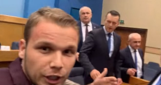 Stanivuković: Lukač je zavrnuo ruke i Jeleni Trivić, građani RS trebaju izaći na proteste!