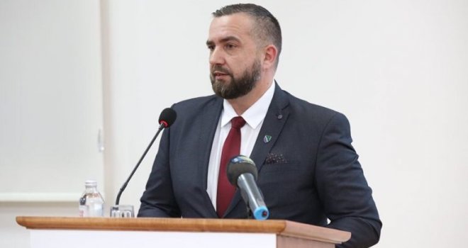  Zukorlićeve pristalice tvrde: KOS-ovci Fikreta Muslimovića upravljaju Islamskom zajednicom u BiH