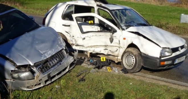 Stravična nesreća kod Prijedora: Poginula žena, dvije osobe povrijeđene