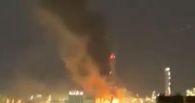 Eksplozija u hemijskoj tvornici u Španiji, stanovnici ne smiju izaći na ulicu