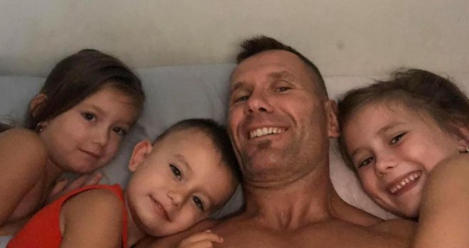 Bivši reprezentativac zapalio auto u kojem su bili supruga i troje djece: 'Polio me benzinom'