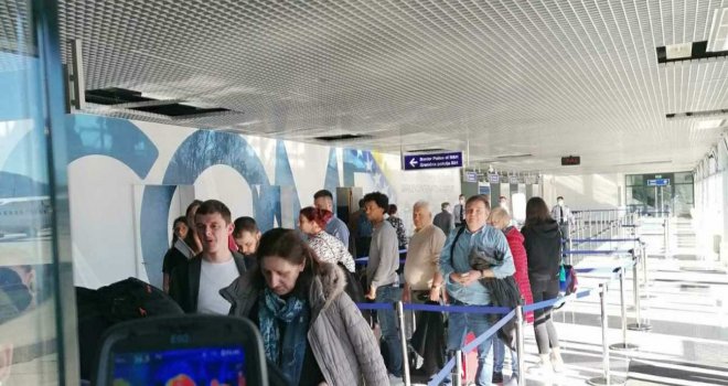 Inspektori na aerodromima u Sarajevu i Tuzli putnike pregledaju termalnim kamerama