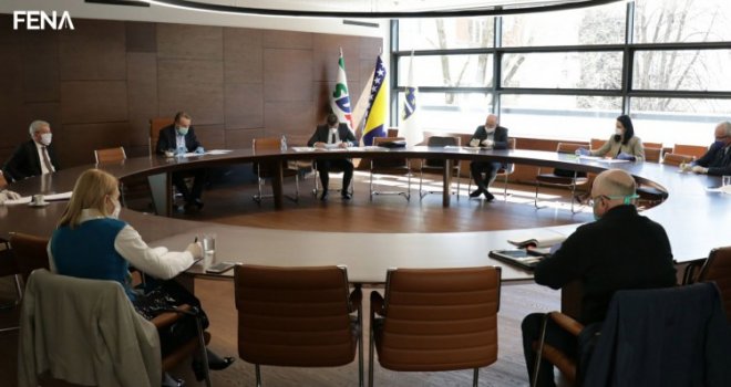 Održan sastanak u centrali SDA: O respiratorima, testovima, opremi, ekonomskim mjerama...