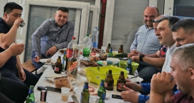 Nije bilo šik kao u Sarajevu, ali i u Bijeljini je veselo, pije se i dobro jede, a i raspoloženje je na nivou...