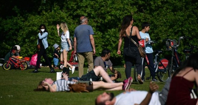 Londonska policija: Bijemo izgubljenu bitku, jedu picu i piju pivo i vino u parkovima