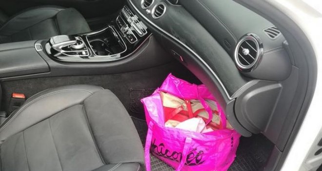 ŠOK na granici: Dama krenula iz BiH u Hrvatsku, nećete vjerovati šta su joj pronašli u ljubičastoj torbi!