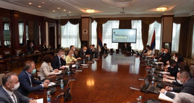 Od 1. jula raspušta se pet karantina u RS, zabranjene sportske aktivnosti